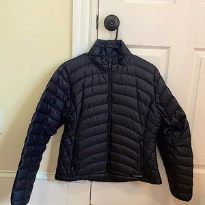 Women’s medium, black Patagonia puffer jacket. Light weight, yet very warm.